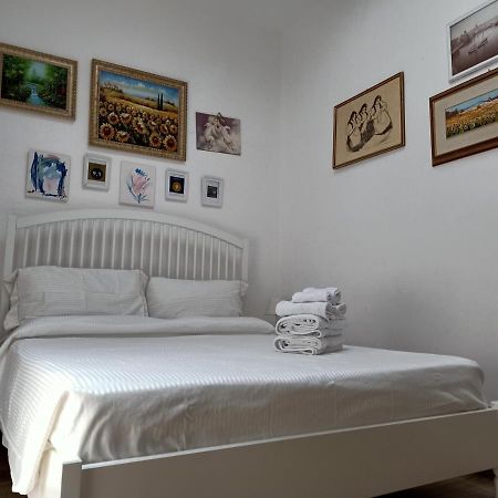 Casa Moonlight Apartment โมโนโปลี ภายนอก รูปภาพ
