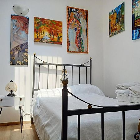 Casa Moonlight Apartment โมโนโปลี ภายนอก รูปภาพ