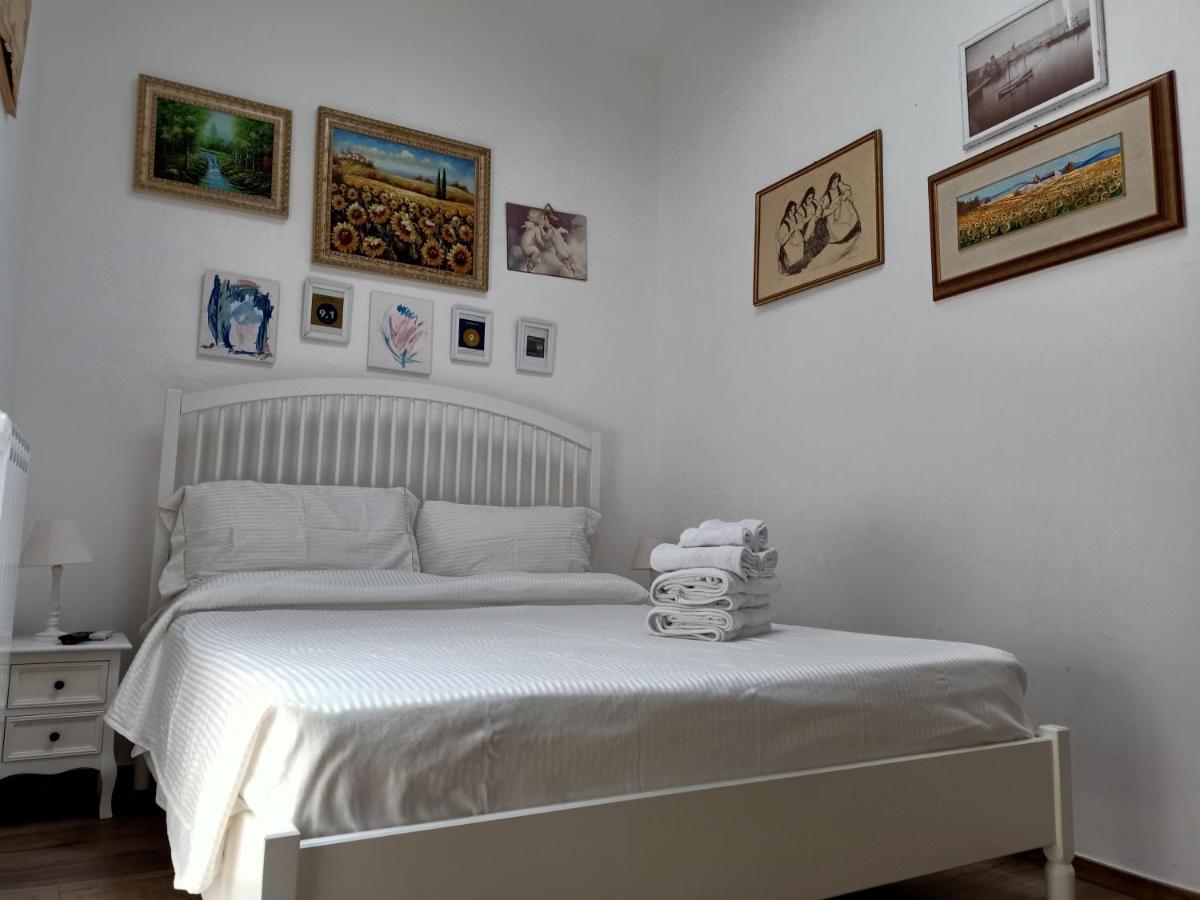 Casa Moonlight Apartment โมโนโปลี ภายนอก รูปภาพ